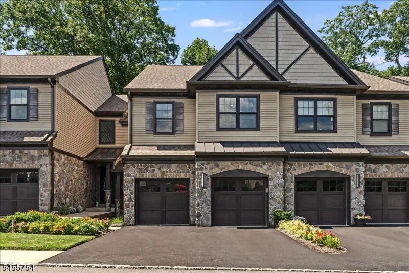 103 Mariners Pointe Hopatcong, NJ 07843