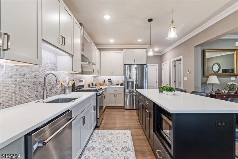 103 Mariners Pointe Hopatcong, NJ 07843