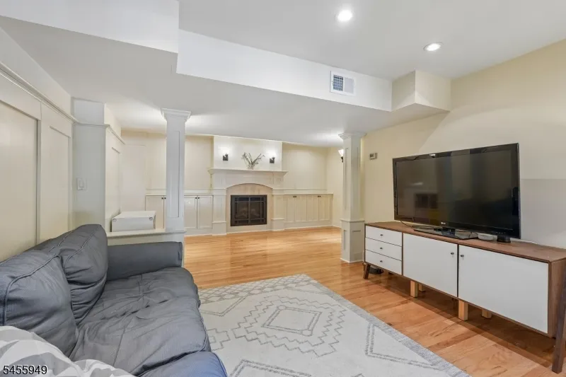 89 Minnehaha Blvd Oakland, NJ 07436
