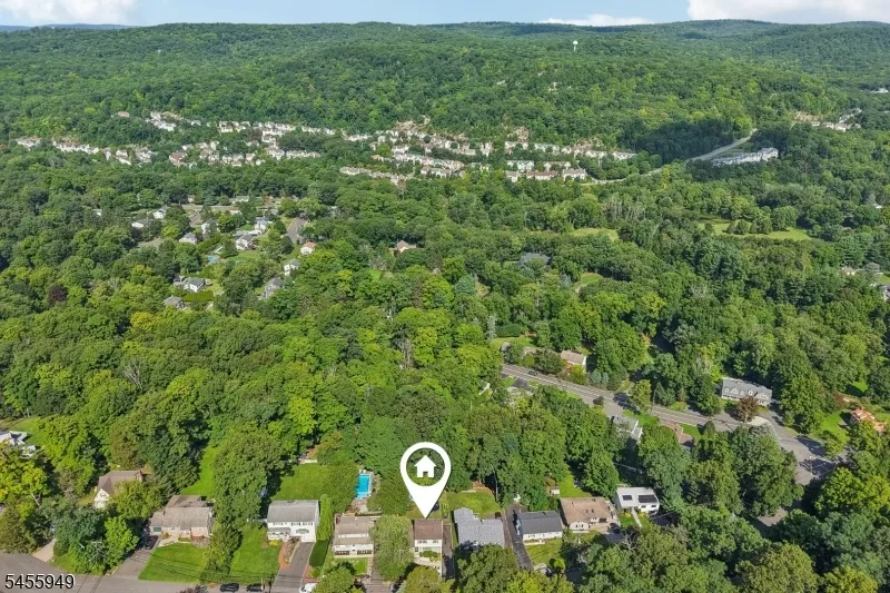 89 Minnehaha Blvd Oakland, NJ 07436