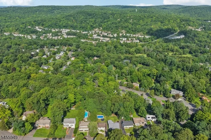 89 Minnehaha Blvd Oakland, NJ 07436