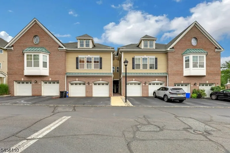906 River Pl Butler, NJ 07405