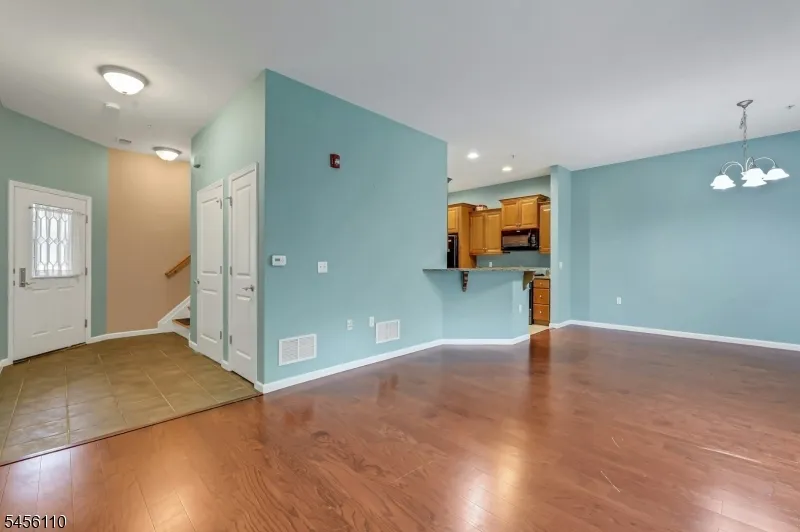 906 River Pl Butler, NJ 07405