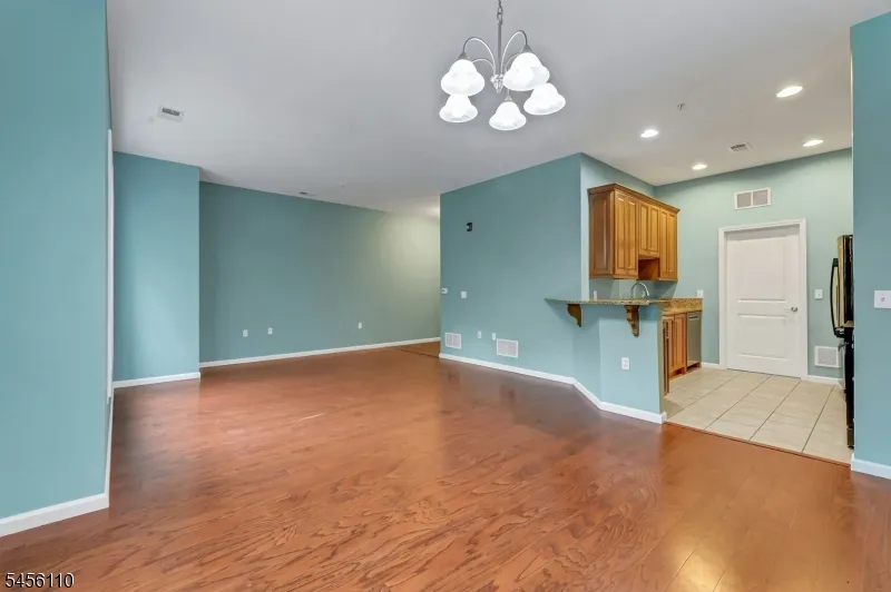 906 River Pl Butler, NJ 07405