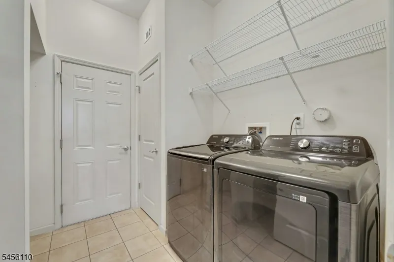 906 River Pl Butler, NJ 07405