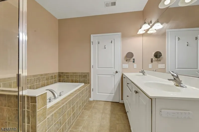 906 River Pl Butler, NJ 07405