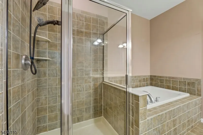906 River Pl Butler, NJ 07405