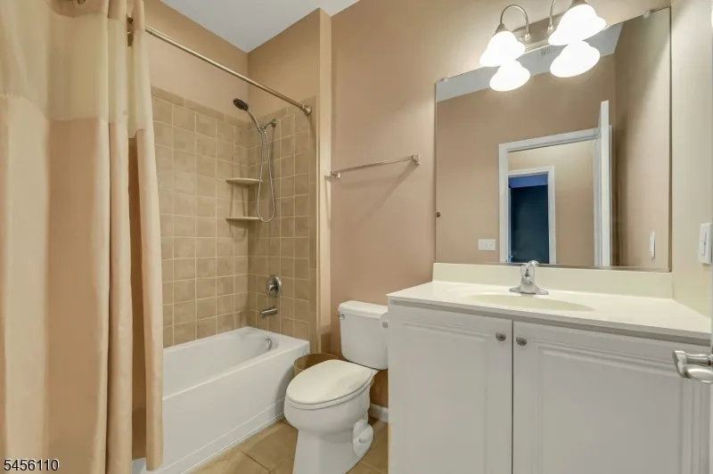 906 River Pl Butler, NJ 07405