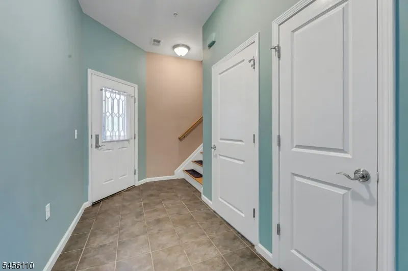 906 River Pl Butler, NJ 07405