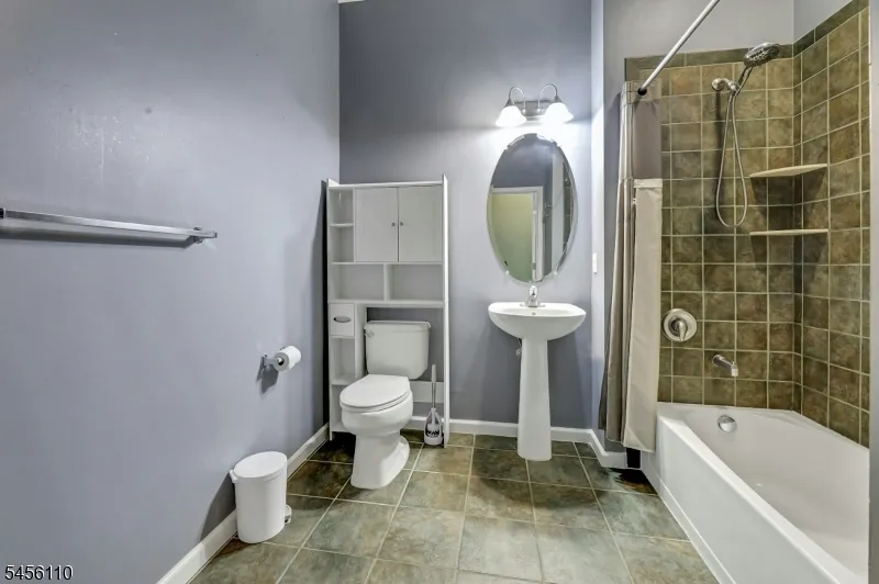 906 River Pl Butler, NJ 07405