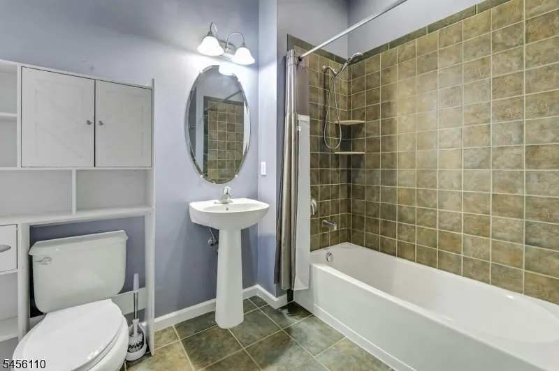 906 River Pl Butler, NJ 07405
