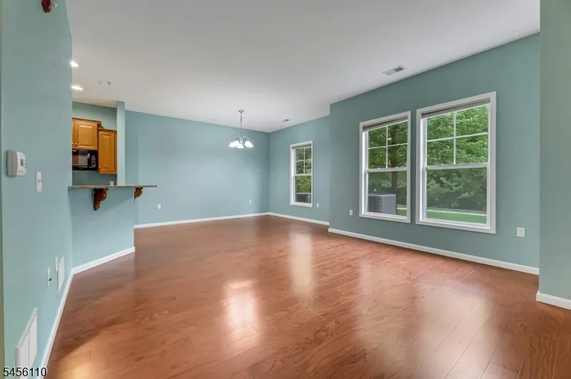 906 River Pl Butler, NJ 07405
