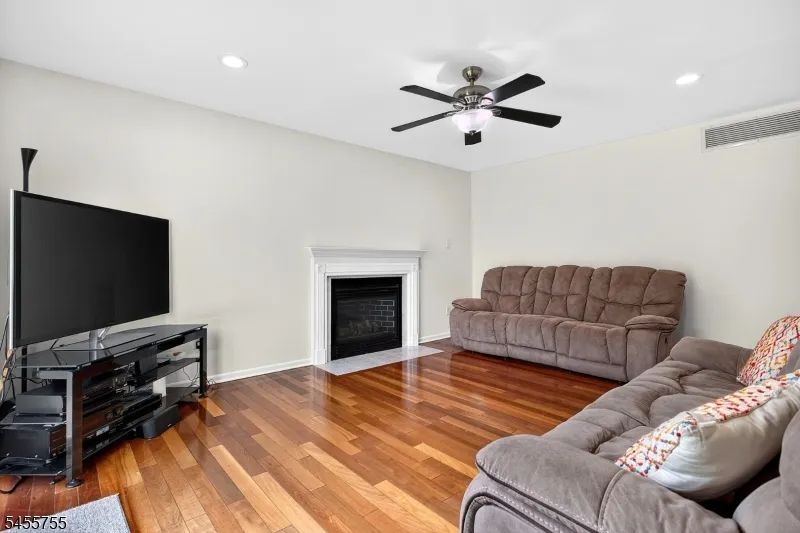 296 Remsen Ave Woodbridge, NJ 07001