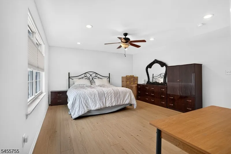 296 Remsen Ave Woodbridge, NJ 07001