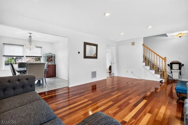 296 Remsen Ave Woodbridge, NJ 07001