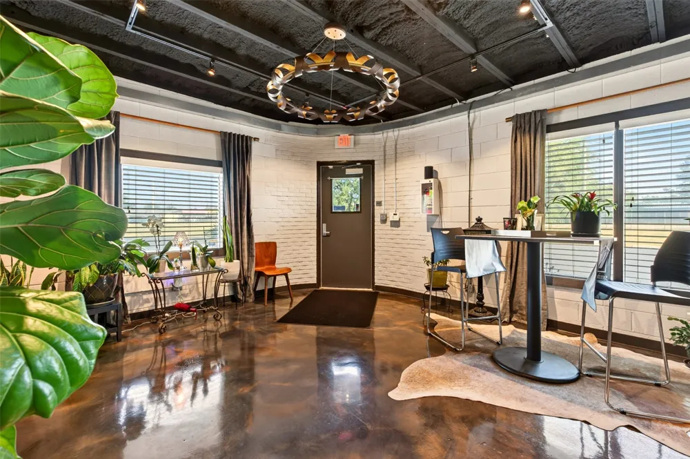 8902 E 11th Street Tulsa, OK 74112