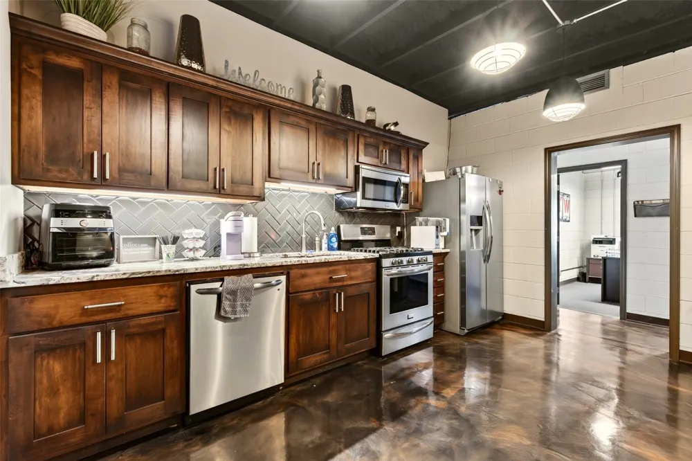 8902 E 11th Street Tulsa, OK 74112