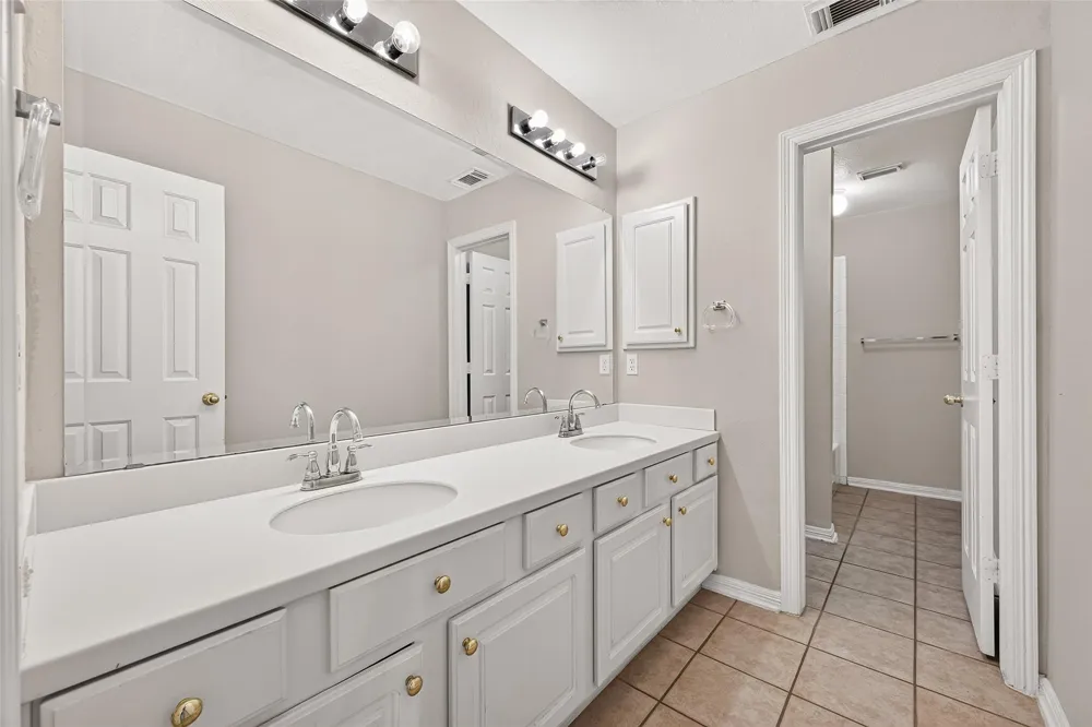 2726 Martinec Drive Pearland, TX 77584