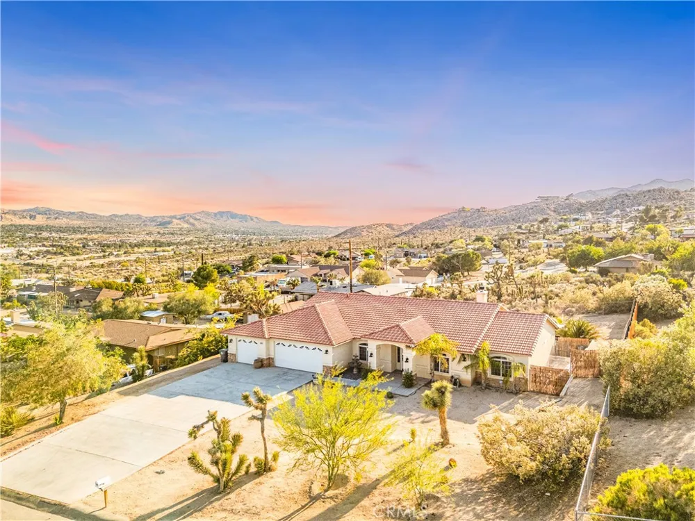 6366 Murrieta Yucca Valley, CA 92284