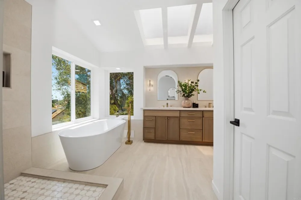 615 Naples Court Oceanside, CA 92057