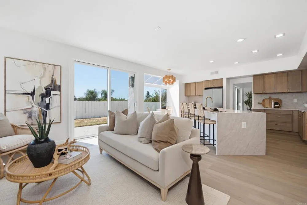 615 Naples Court Oceanside, CA 92057