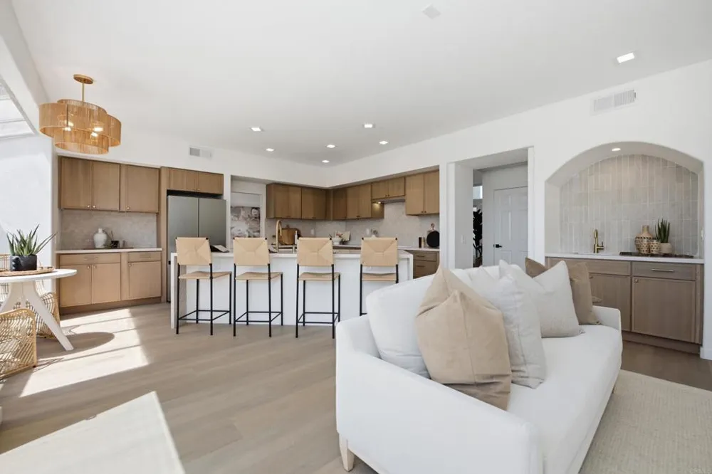 615 Naples Court Oceanside, CA 92057