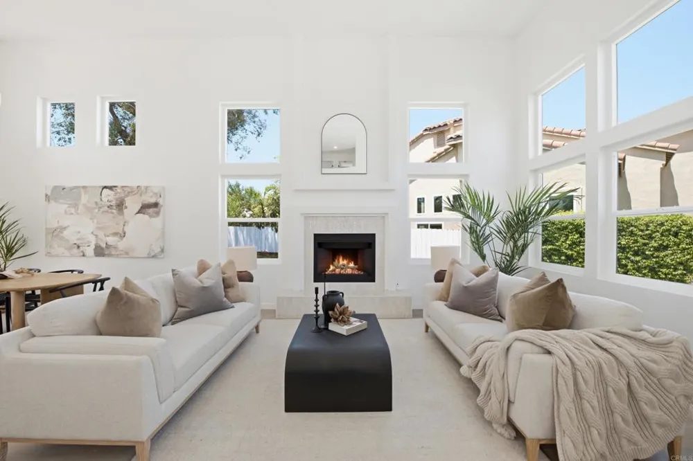 615 Naples Court Oceanside, CA 92057