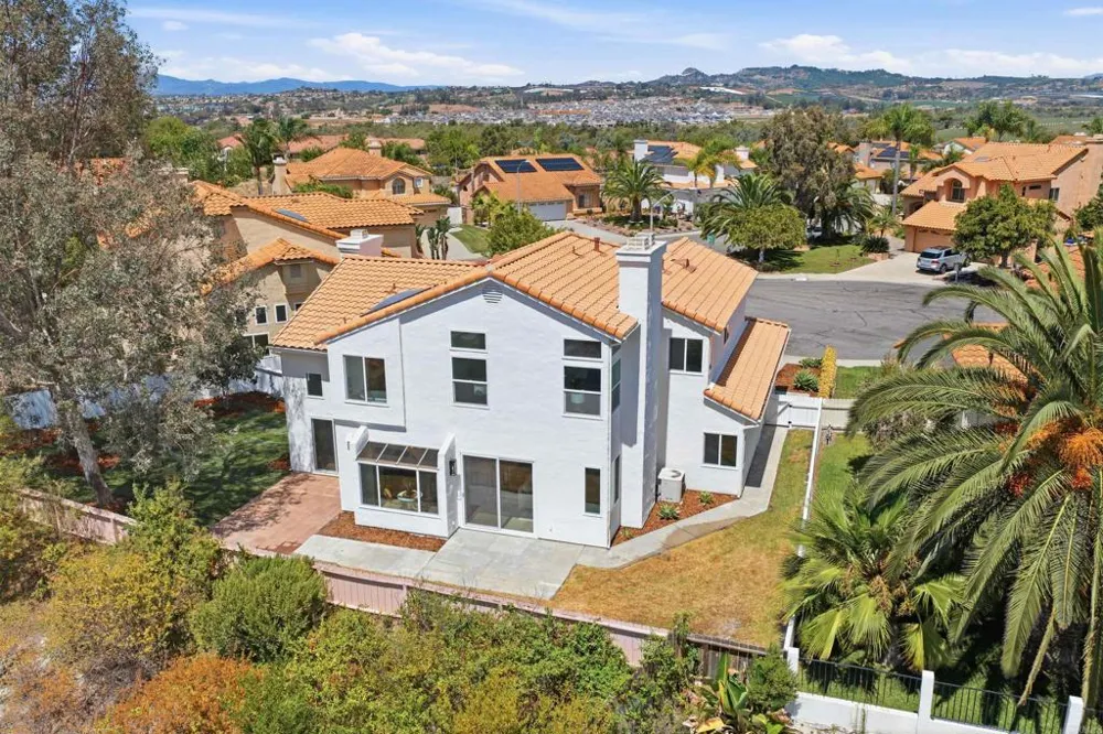 615 Naples Court Oceanside, CA 92057
