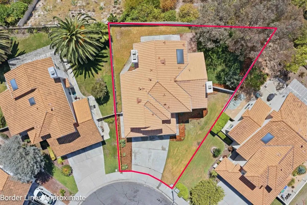 615 Naples Court Oceanside, CA 92057