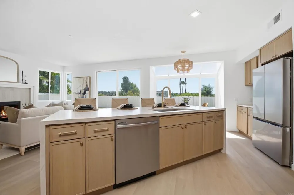 615 Naples Court Oceanside, CA 92057