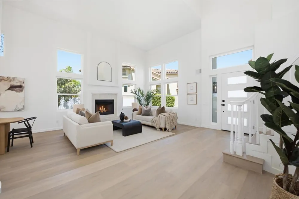 615 Naples Court Oceanside, CA 92057