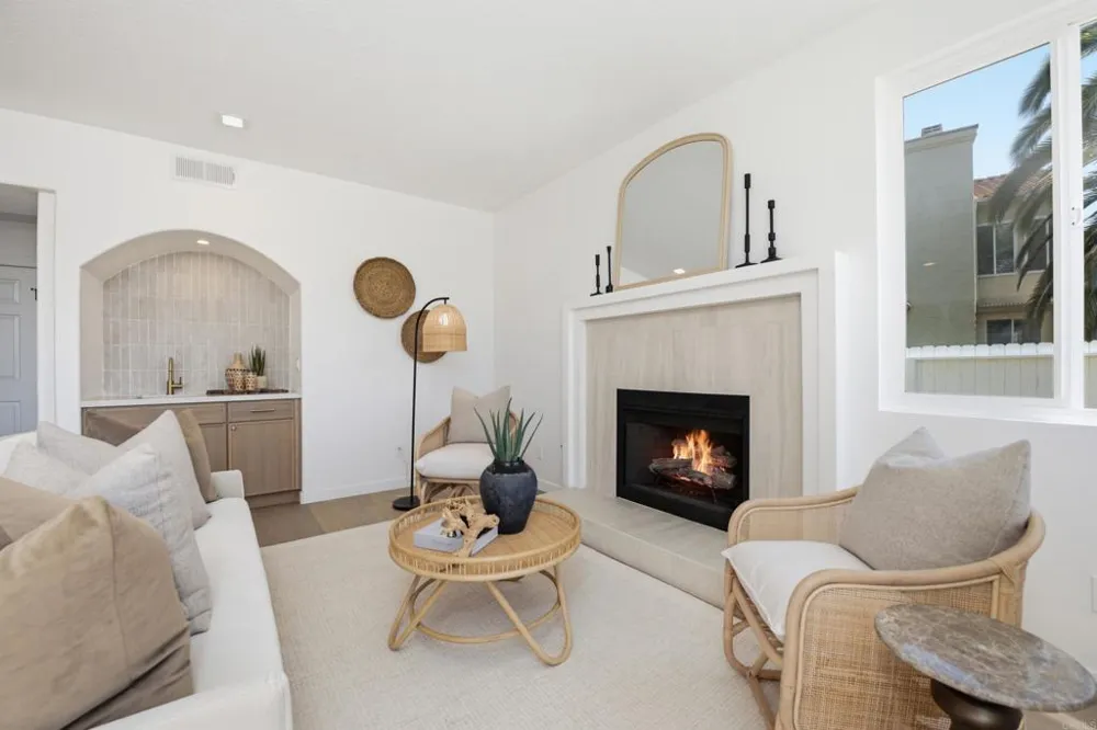 615 Naples Court Oceanside, CA 92057