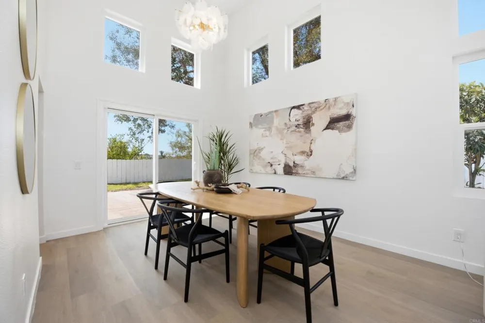615 Naples Court Oceanside, CA 92057