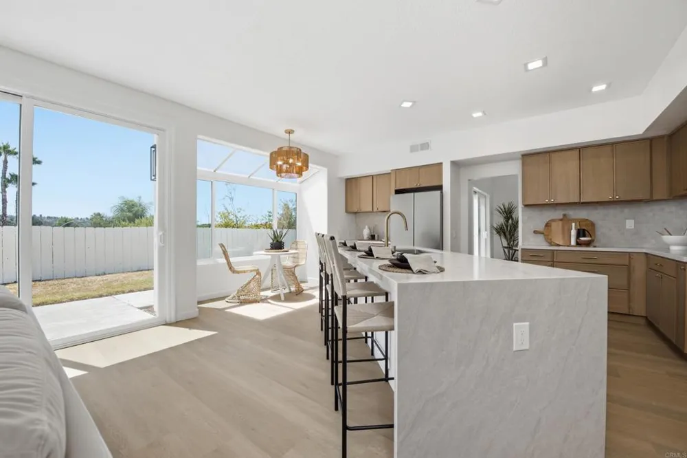 615 Naples Court Oceanside, CA 92057