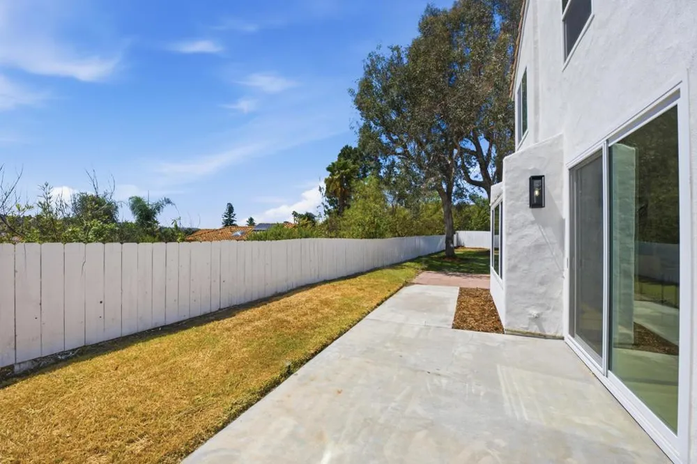 615 Naples Court Oceanside, CA 92057