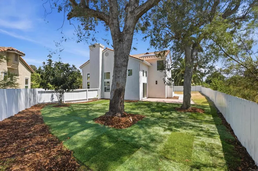 615 Naples Court Oceanside, CA 92057