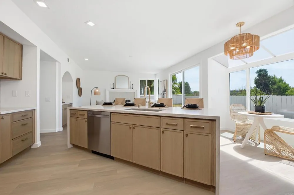 615 Naples Court Oceanside, CA 92057