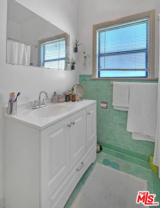 3008 Stocker Street Los Angeles, CA 90008