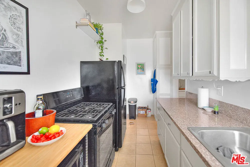 3008 Stocker Street Los Angeles, CA 90008
