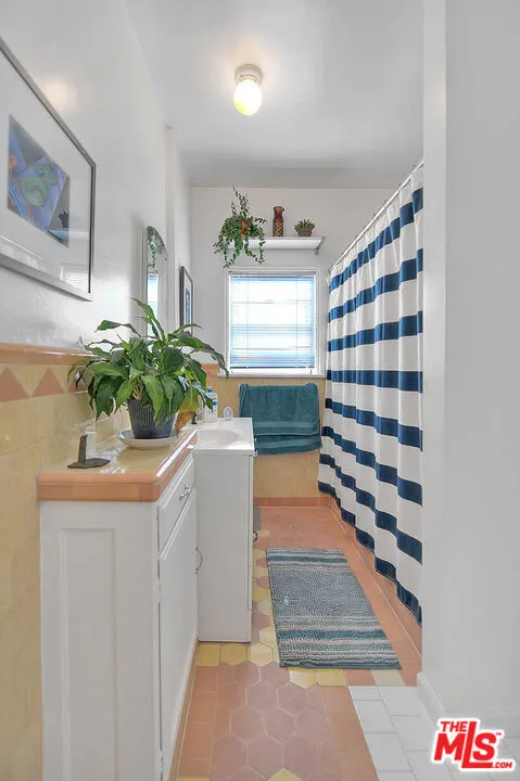 3008 Stocker Street Los Angeles, CA 90008