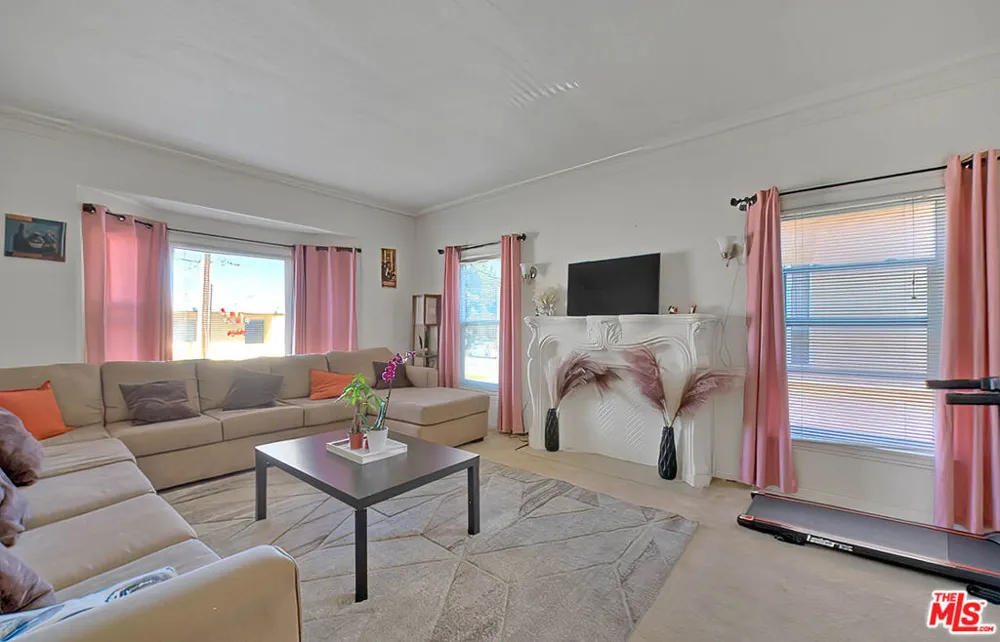 3008 Stocker Street Los Angeles, CA 90008