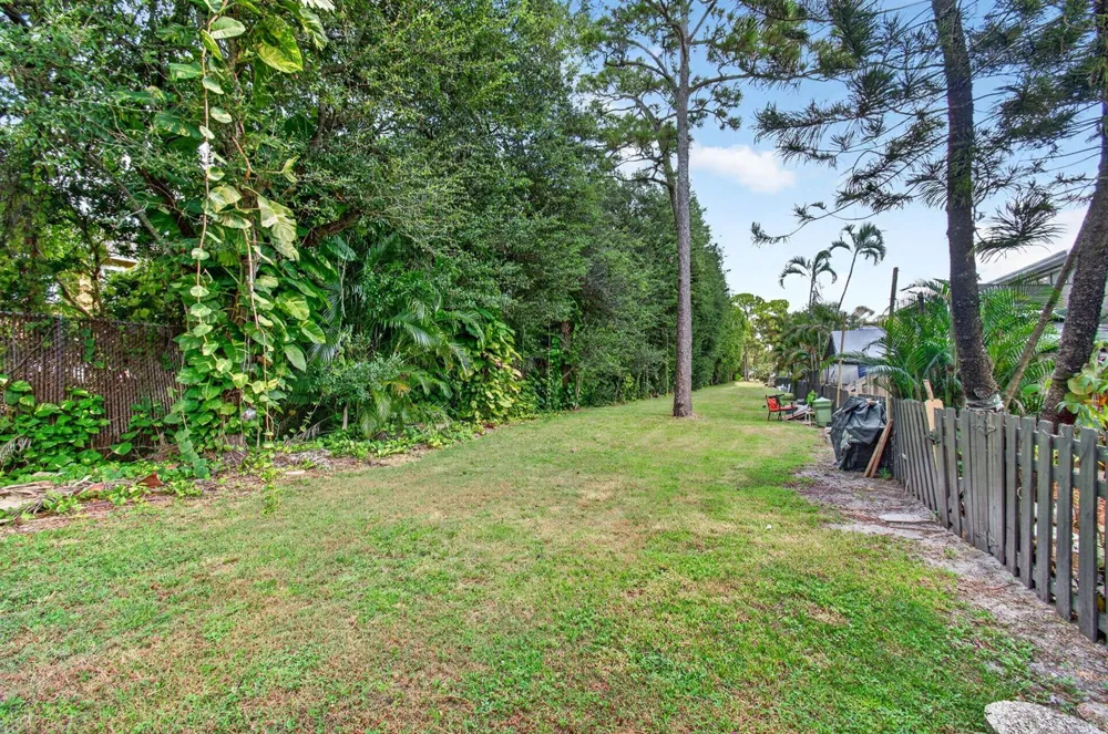 799 HILL DRIVE #C West Palm Beach, FL 33415