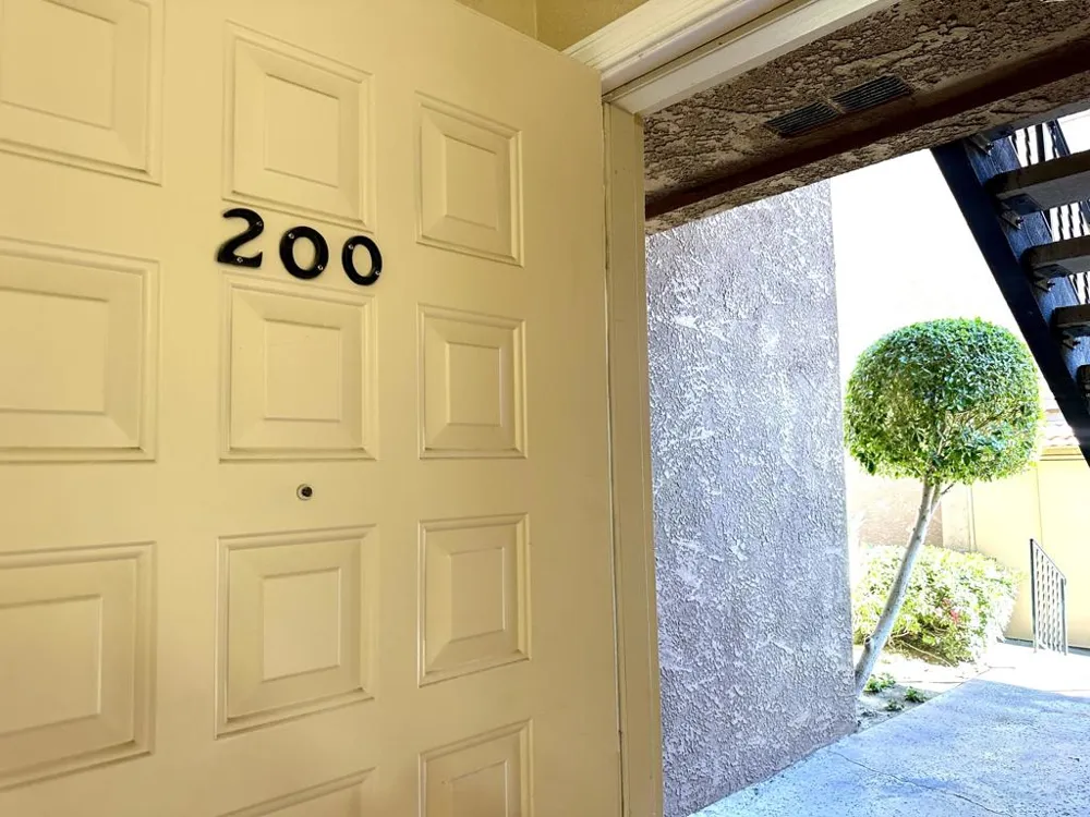 291 E Mel Avenue E #200 Palm Springs, CA 92262
