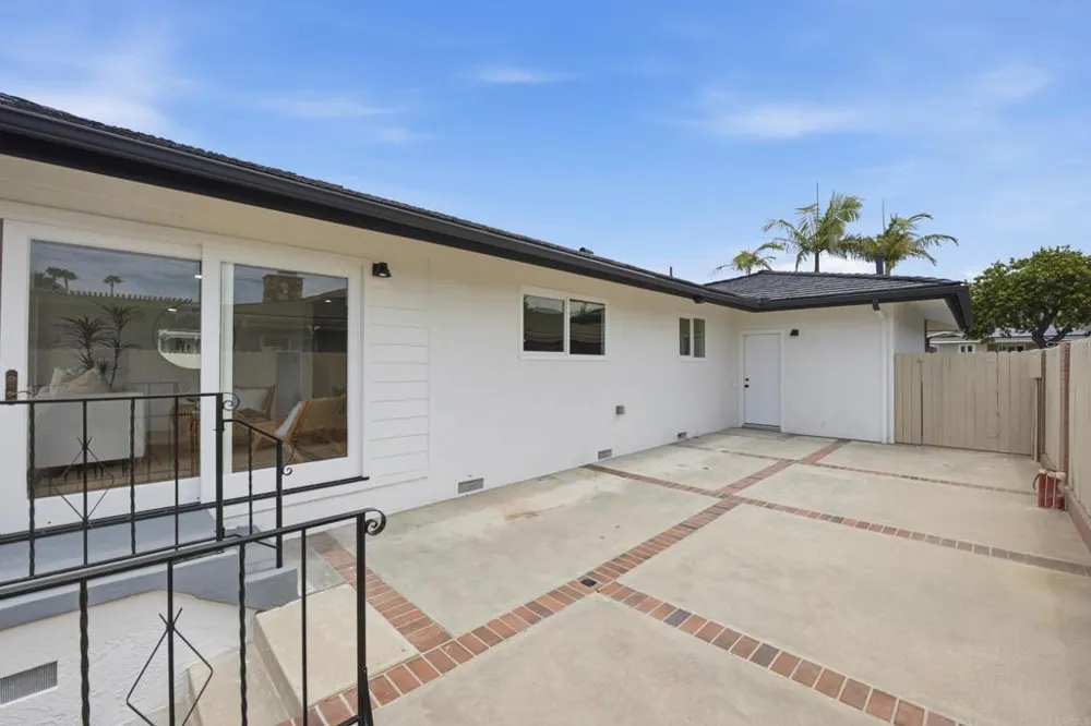6111 Del Cerro Boulevard San Diego, CA 92120