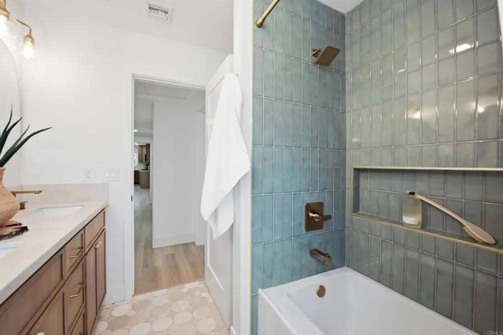 6111 Del Cerro Boulevard San Diego, CA 92120