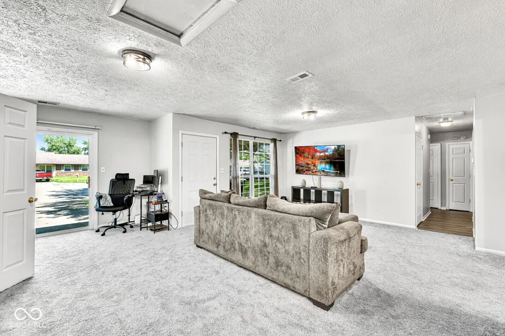 10531 Mohave Court Indianapolis, IN 46235