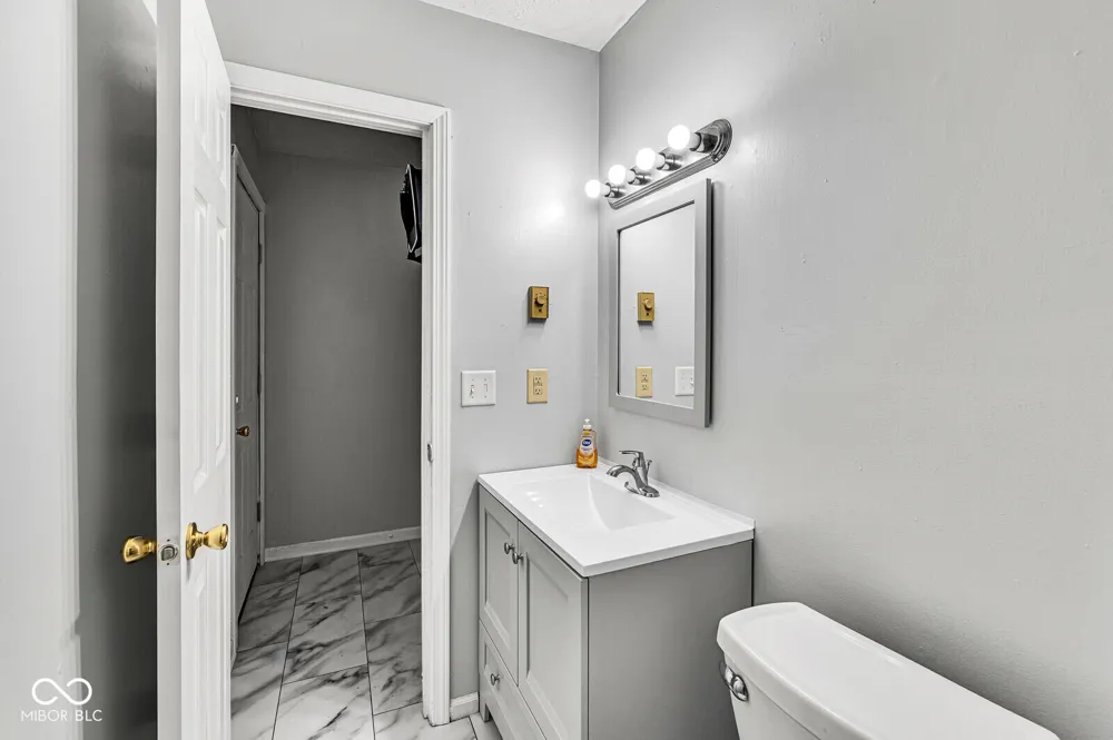 10531 Mohave Court Indianapolis, IN 46235