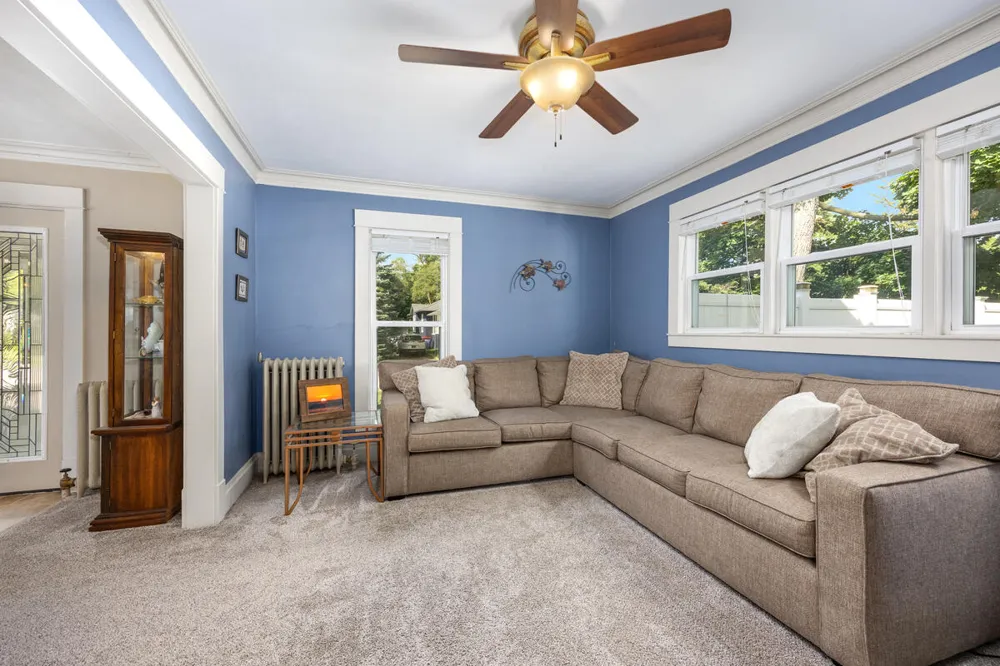 702 Graceland Street NE Grand Rapids, MI 49505
