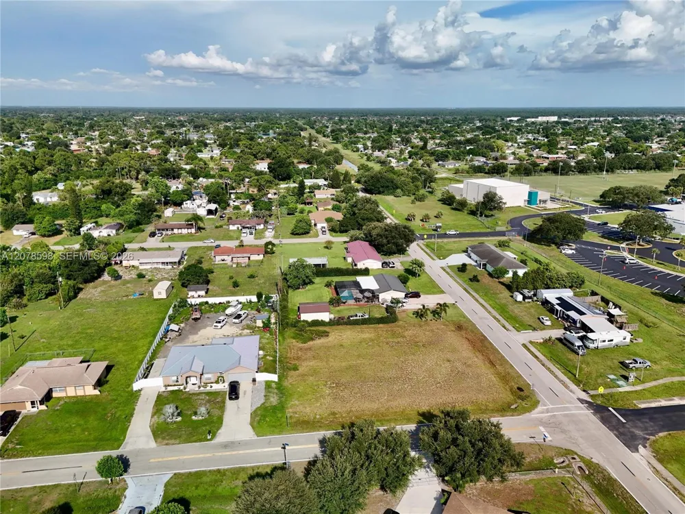 205 ARTHUR AVE Lehigh Acres, FL 33936
