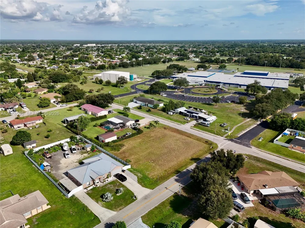 205 ARTHUR AVE Lehigh Acres, FL 33936